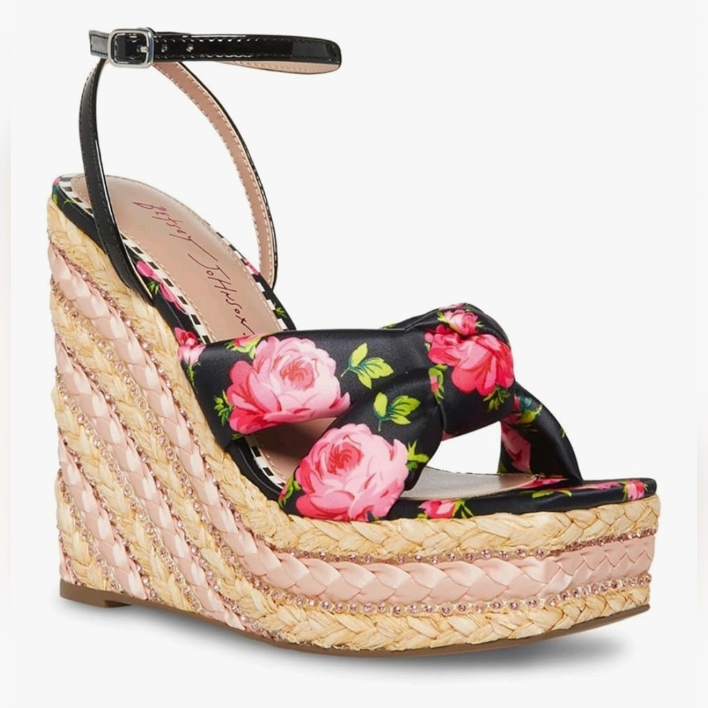 NWT! Betsey Johnson Pansie Floral Wedges